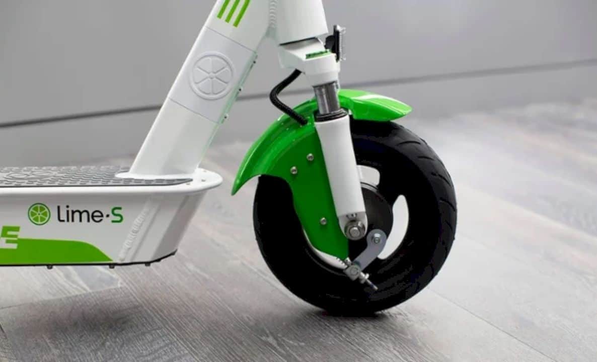 Lime Gen 3 Electric Scooter 6