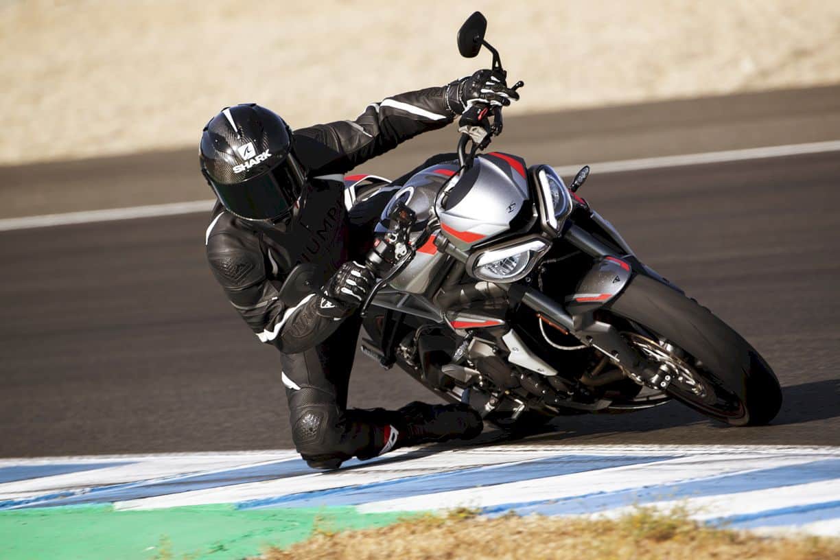 Triumph Street Triple Rs 2020 4