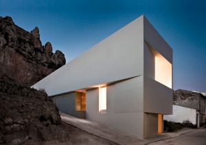 House On Mountainside Overlooked By Castle By Fran Silvestre Arquitectos 5